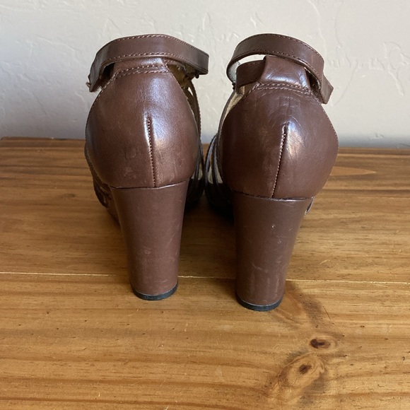 Me Too brown sandals wedges - Picture 3 of 9